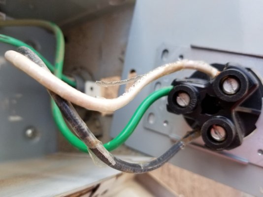 Steps to Wire a 3-Wire 5 Amp Plug