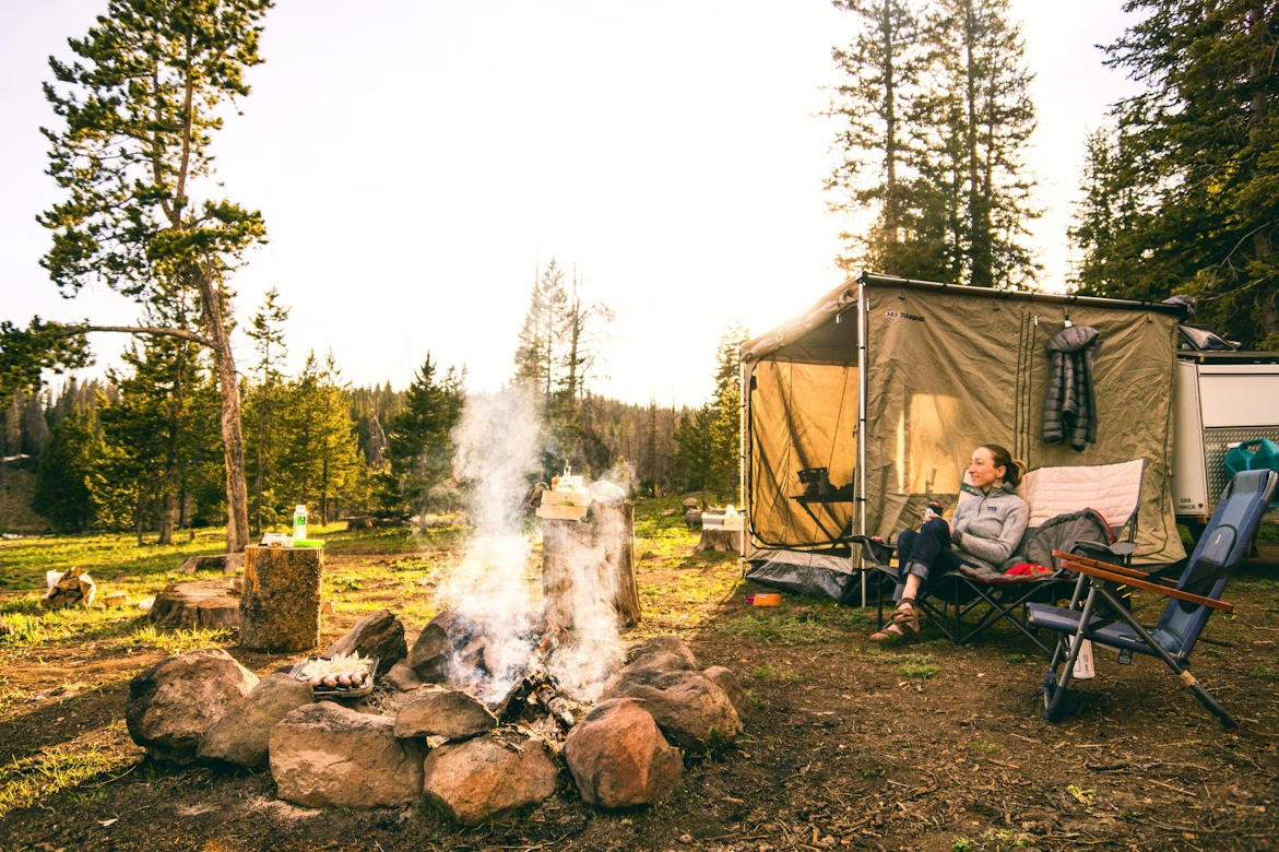 10 Essential Camping Gear Items for an Adventurous Outdoor Experience